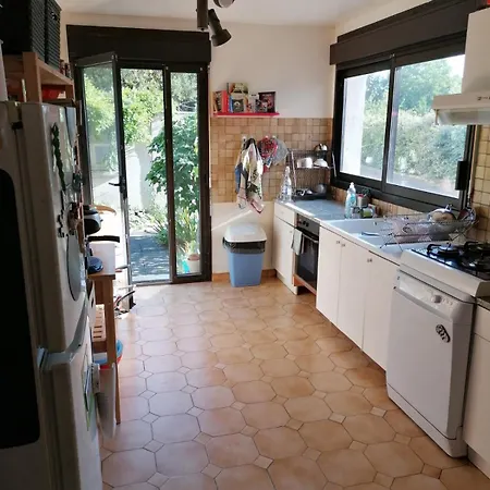 民宿 En Colocation Dans Grande Maison